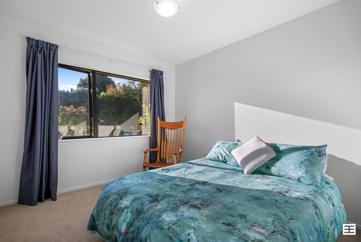 107 panorama drive welcome bay nz master bedroom