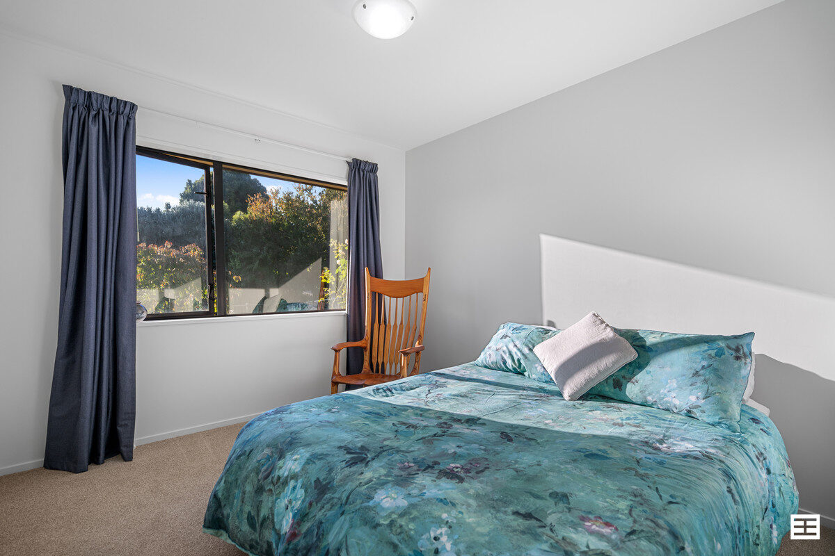 107 panorama drive welcome bay nz master bedroom