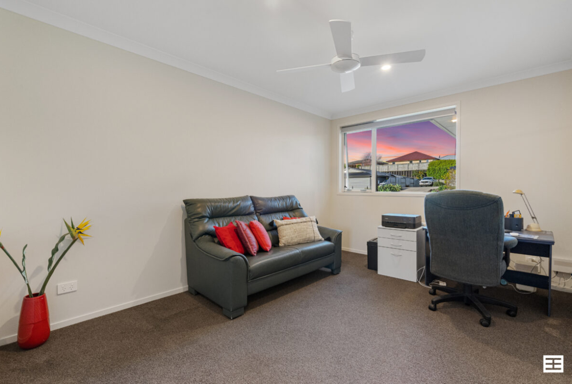 170 ballintoy park drive welcome bay nz office room